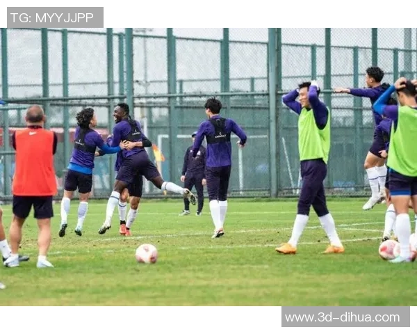 深圳足球队实力引发热议球迷对球队表现的看法与争论